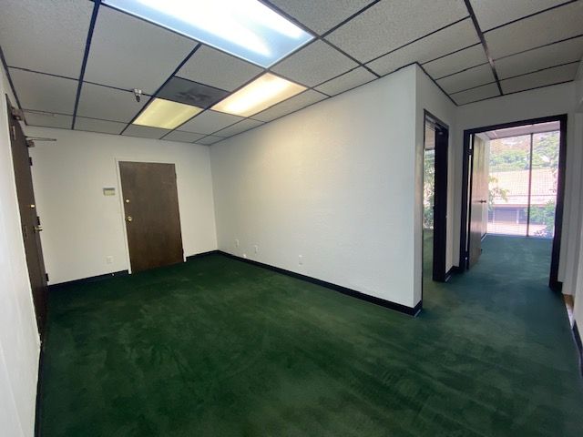 RECEPTION, LARGE PRIVATE OFFICE, LARGE ROOM. FREE MONTH.